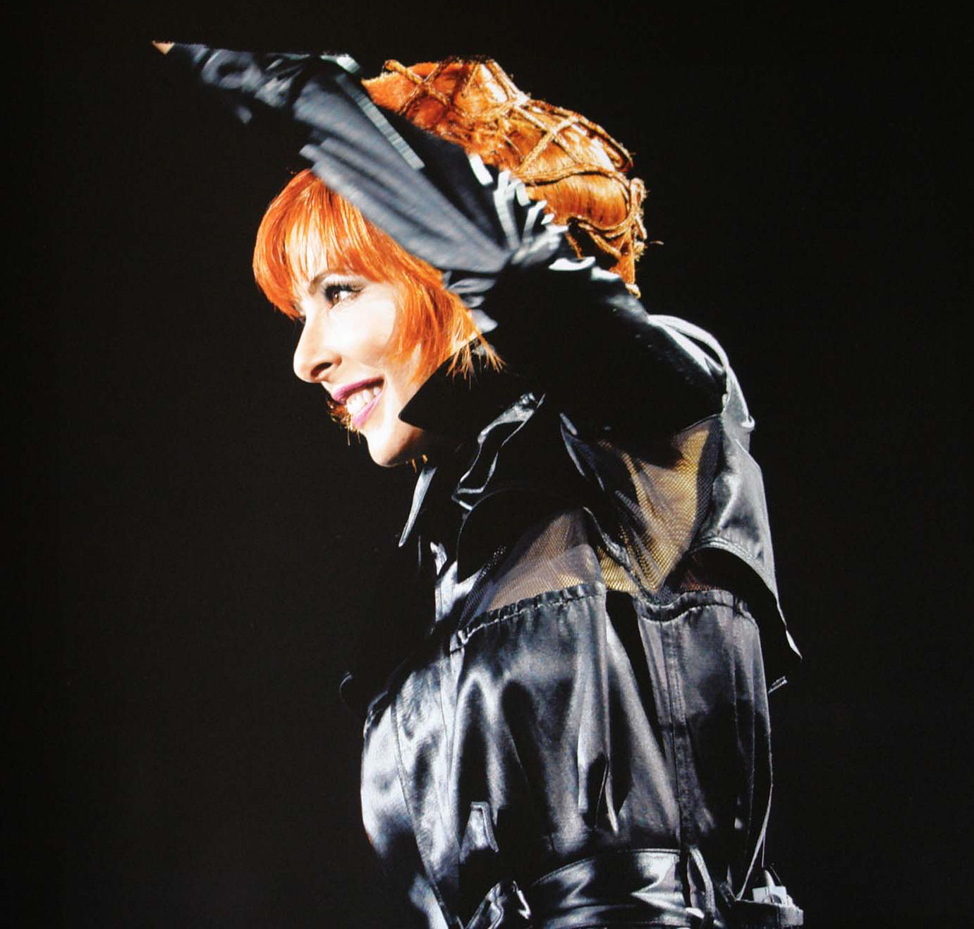 Mylène Farmer - Tour 2009 - Photographes : Nathalie Deélpine, Claude Gassian et Robin