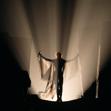 Mylène Farmer - L'Horloge - Tour 89 - Photographe : Marianne Rosenstiehl 