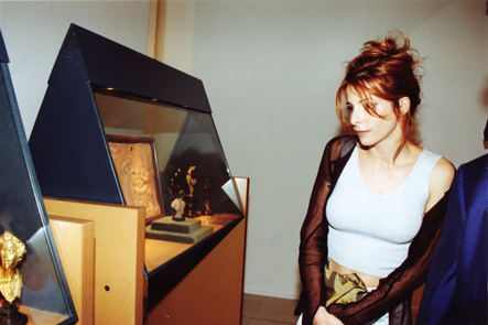 mylene-farmer-1999-exposition-de-niro-116