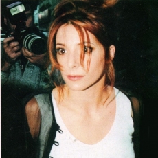 mylene-farmer-1999-exposition-de-niro-123b