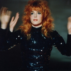 Mylène Farmer chante Pourvu qu'elles soient douces dans l'émission Interchallenges sur TF1 le 20 novembre 1988