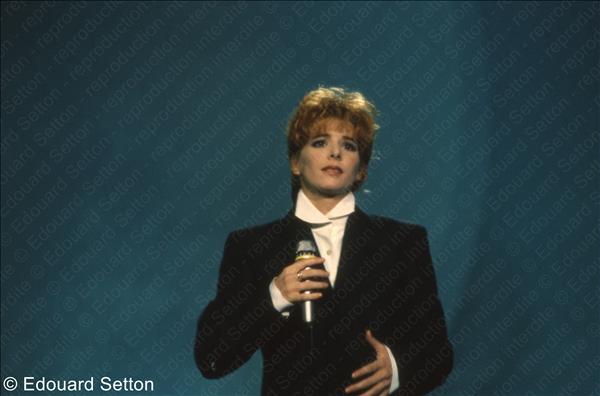 mylene-farmer-j-y-crois-dur-comme-terre-tf1-02-septembre-1989-008