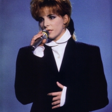 mylene-farmer-j-y-crois-dur-comme-terre-tf1-02-septembre-1989-003