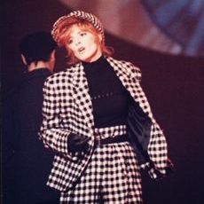 Mylène Farmer - Lahaye d'honneur - TF1 - 13 novembre 1987