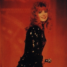 Mylène Farmer chante Pourvu qu'elles soient douces dans l'émission Le monde est à vous sur Antenne 2 le 6 novembre 1988