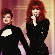 mylene-farmer-1988-tv-le-monde-est-a-vous-107