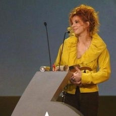 Mylène Farmer - M6 Awards - 2000