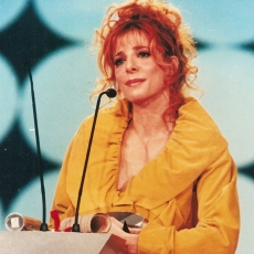 Mylène Farmer - M6 Awards - 2000