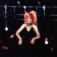 Mylène Farmer - NRJ Music Awards 2000 - Prestation - 22 janvier 2000