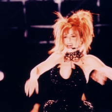 mylene-farmer_2000_nrj-music-awards_405