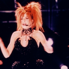 mylene-farmer_2000_nrj-music-awards_406