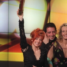 Mylène Farmer - NRJ Music Awards 2002 - Award