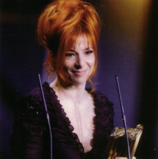 Mylène Farmer - NRJ Music Awards 2002 - Award