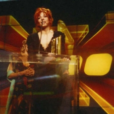 Mylène Farmer - NRJ Music Awards 2002 - Award