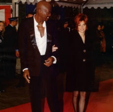 Mylène Farmer et Seal - NRJ Music Awards 2002 - Montée des marches