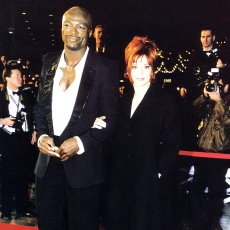 Mylène Farmer et Seal - NRJ Music Awards 2002 - Montée des marches