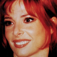 Mylène Farmer et Seal - NRJ Music Awards 2002 - Montée des marches