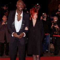 Mylène Farmer et Seal - NRJ Music Awards 2002 - Montée des marches