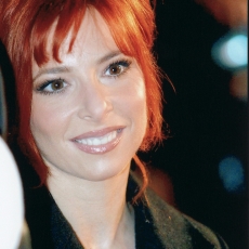 Mylène Farmer et Seal - NRJ Music Awards 2002 - Montée des marches