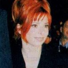 Mylène Farmer et Seal - NRJ Music Awards 2002 - Montée des marches