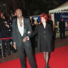 Mylène Farmer et Seal - NRJ Music Awards 2002 - Montée des marches