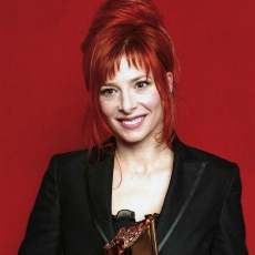 mylene-farmer_2003_nrj-music-awards_318