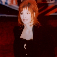 mylene-farmer_2003_nrj-music-awards_116