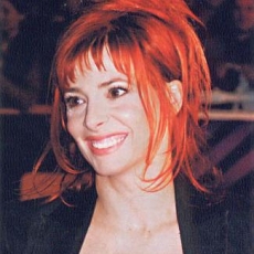 Mylène Farmer - NRJ Music Awards 2003 - Montée des marches