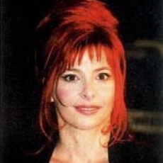 Mylène Farmer - NRJ Music Awards 2003 - Montée des marches