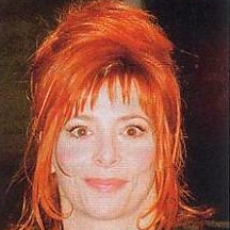 Mylène Farmer - NRJ Music Awards 2003 - Montée des marches