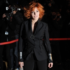 Mylène Farmer NRJ Music Awards 2011 Tapis Rouge