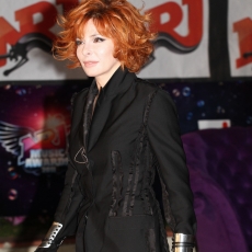 Mylène Farmer NRJ Music Awards 2011 Tapis Rouge