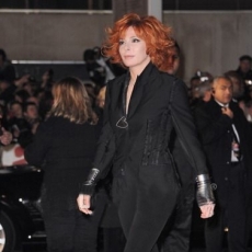 Mylène Farmer NRJ Music Awards 2011 Tapis Rouge