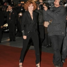 Mylène Farmer NRJ Music Awards 2011 Tapis Rouge