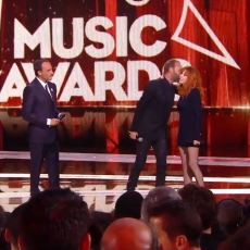 Mylène Farmer - NRJ Music Awards 2015 - Captures Award Sting