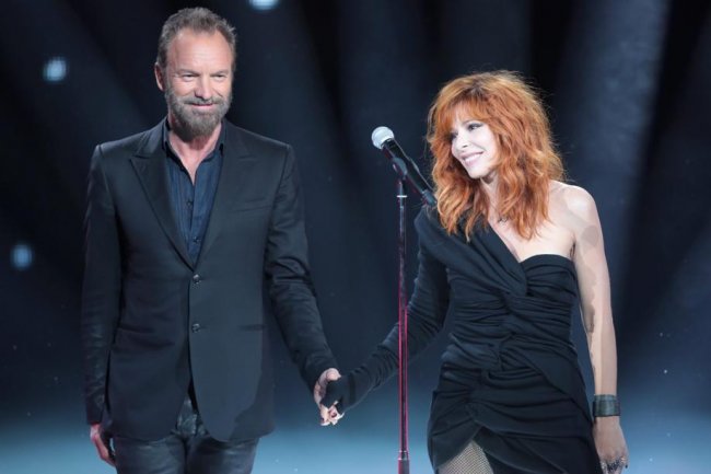 Sting et Mylène Farmer chantent Stolen Car aux NRJ Music Awards 2015