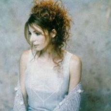 Mylène Farmer - Photographe Jean-Marie Périer - 1999