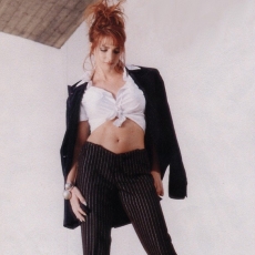 mylene-farmer_1996_karl-dickenson_304