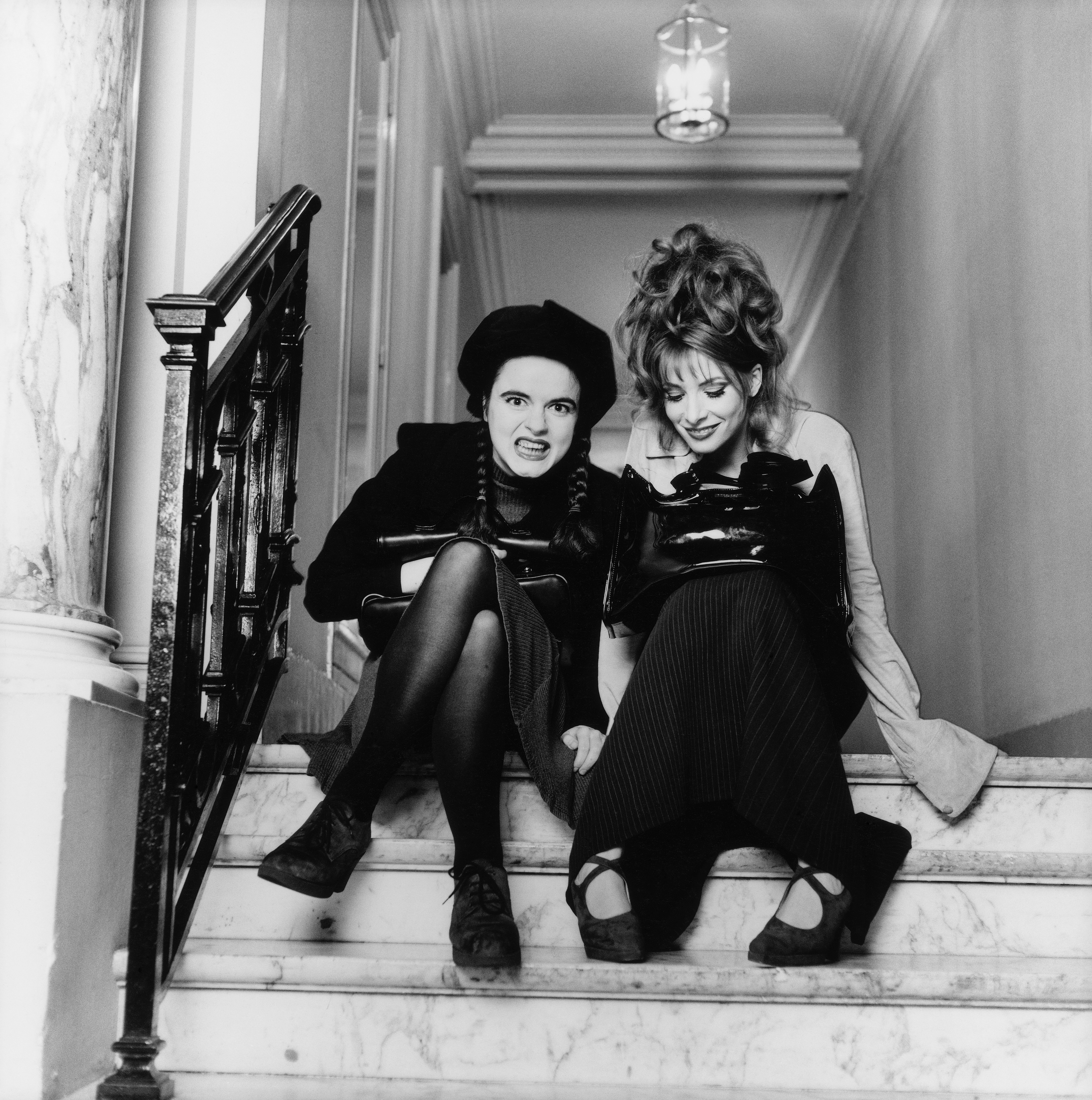 mylene-farmer_1995_marianne-rosenstiehl_rencontre-amelie-nothomb_001