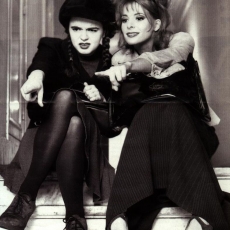 mylene-farmer_1995_marianne-rosenstiehl_rencontre-amelie-nothomb_002