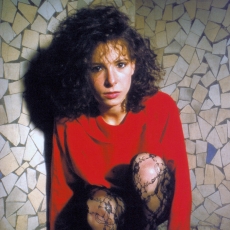 mylene-farmer_1984_pierre-perrin_302