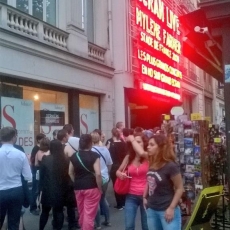 Mylène Farmer - Projection concert Stade de France - Olympia - 18 juillet 2014 - Photo : FanClub MyleneFarmer @MyleneFarmer75