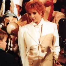 mylene-farmer-1991-tv-sacree-soiree-17-avril-1991-123