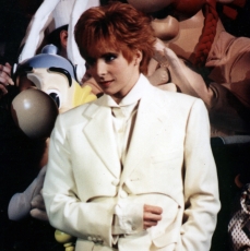 mylene-farmer-1991-tv-sacree-soiree-17-avril-1991-131