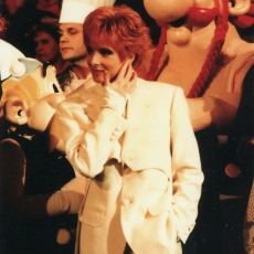 mylene-farmer-1991-tv-sacree-soiree-17-avril-1991-160