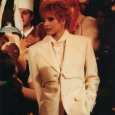 mylene-farmer-1991-tv-sacree-soiree-17-avril-1991-161