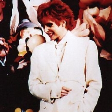 mylene-farmer-1991-tv-sacree-soiree-17-avril-1991-168