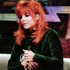 mylene-farmer-tv-sacree-soiree-tf1-18-mai-1988-127