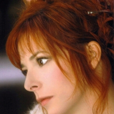 Mylène Farmer - Sept à Huit - TF1 - 08 janvier 2006 - Photographe : Claude Gassian