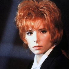 mylene-farmer-sida-le-grand-rendez-vous-antenne-2-04-juin-1987-005